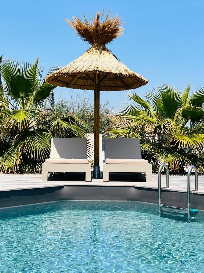 Cabane Le Flamant Avec Jardin, Piscine Et Parking سانت ماري دو لا مير المظهر الخارجي الصورة