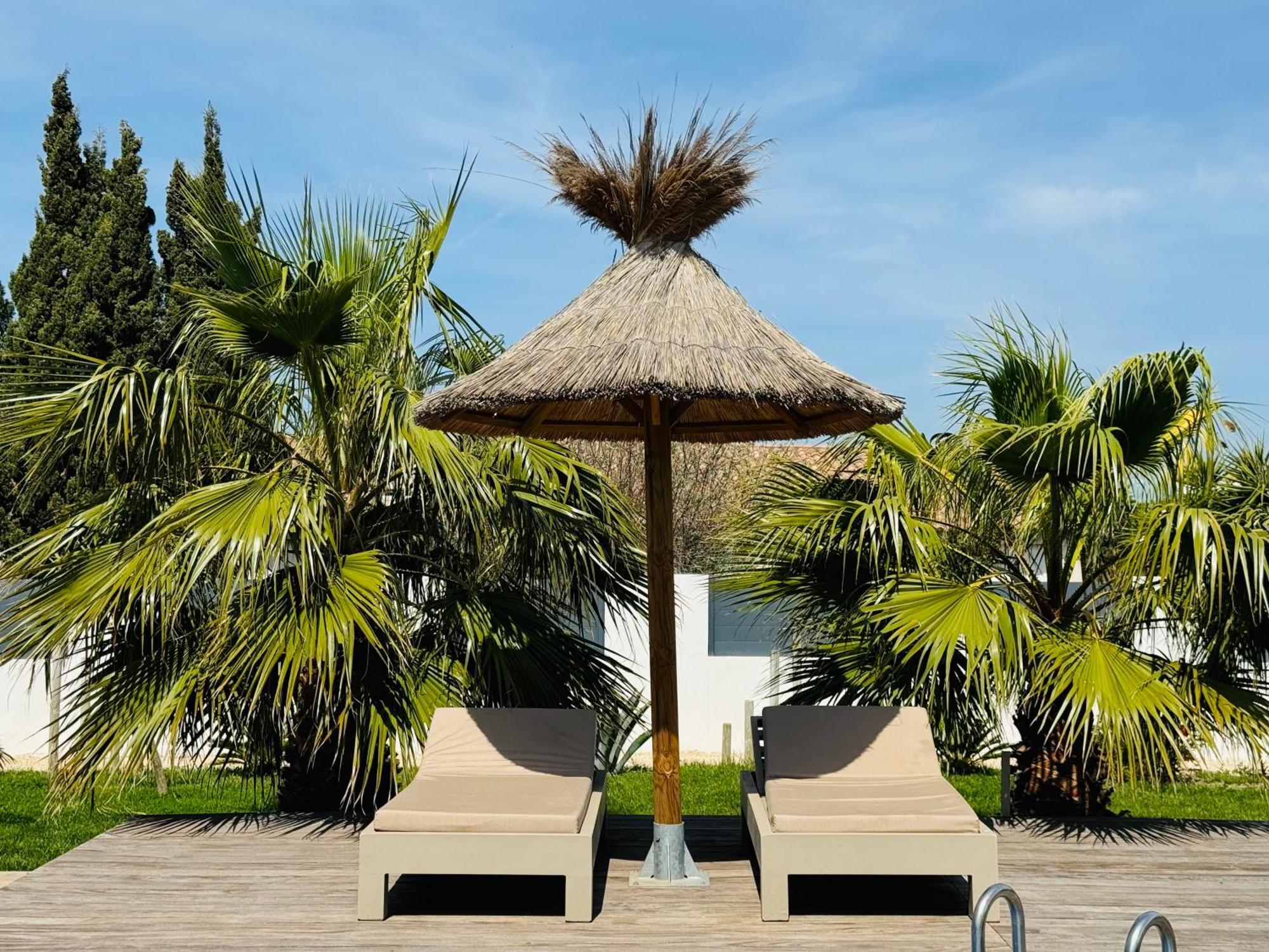 Cabane Le Flamant Avec Jardin, Piscine Et Parking سانت ماري دو لا مير المظهر الخارجي الصورة