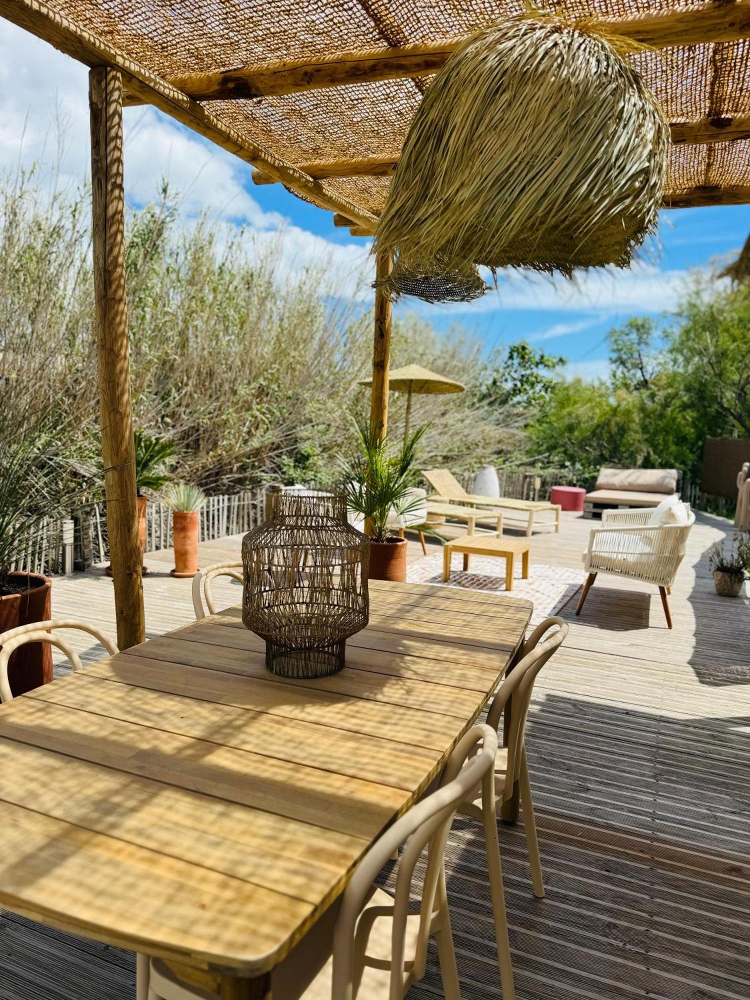 Cabane Le Flamant Avec Jardin, Piscine Et Parking سانت ماري دو لا مير المظهر الخارجي الصورة