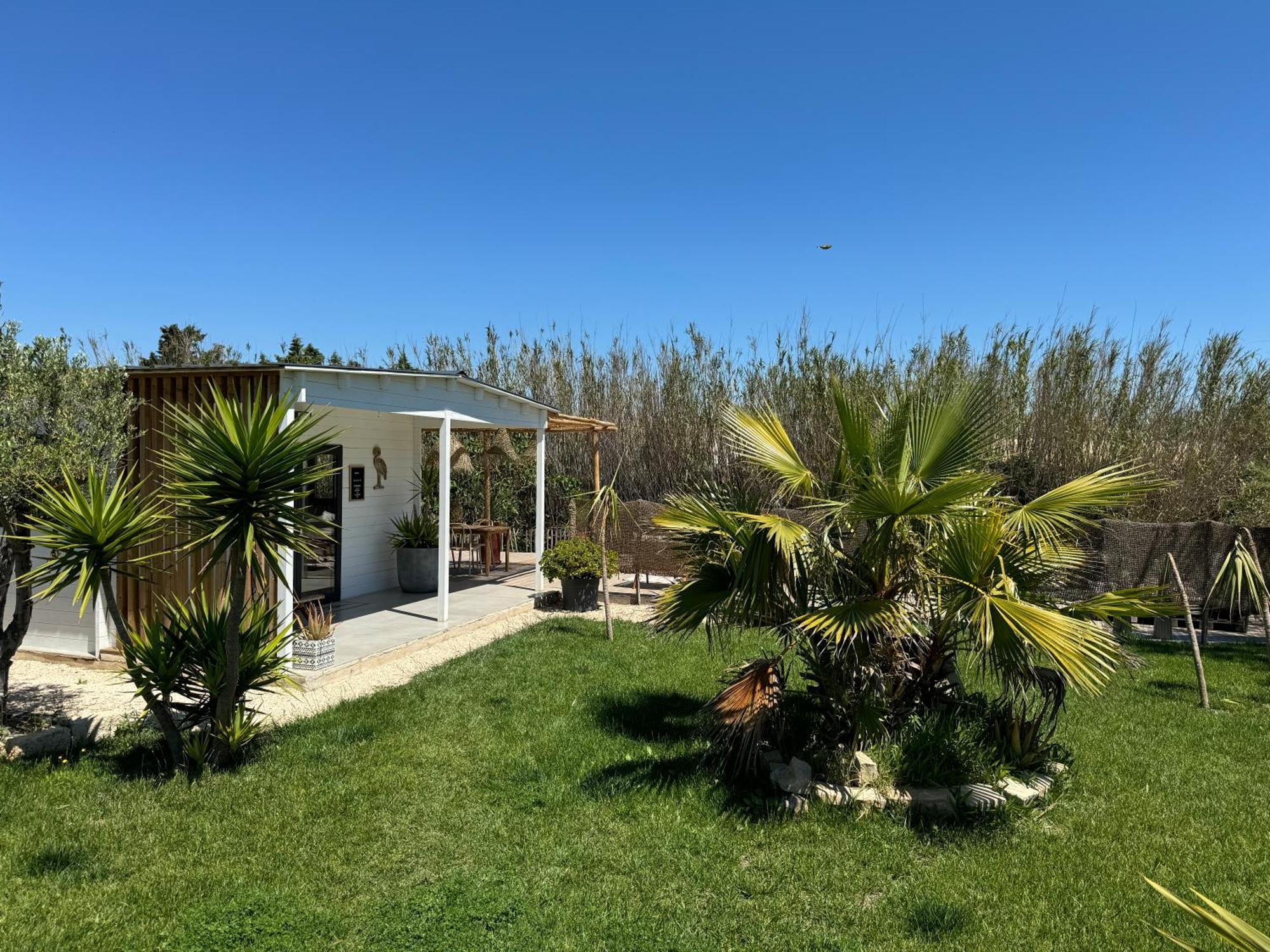 Cabane Le Flamant Avec Jardin, Piscine Et Parking سانت ماري دو لا مير المظهر الخارجي الصورة